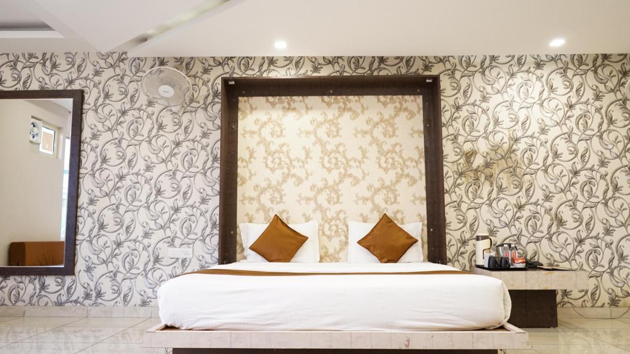 K3 Club Residency Hotel Jhansi Luaran gambar